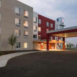 Hotels near Didsbury Memorial Complex Arena - Motel 6 Airdrie