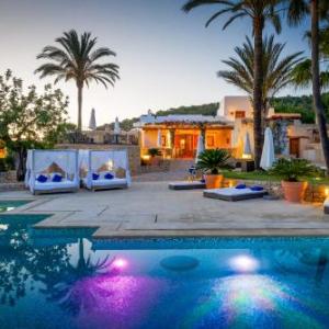 San Antonio Abad Hotels Deals At The 1 Hotel In Villas Can Lluc