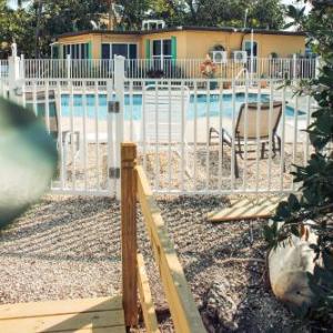 Captain Pip's Marina & Hideaway