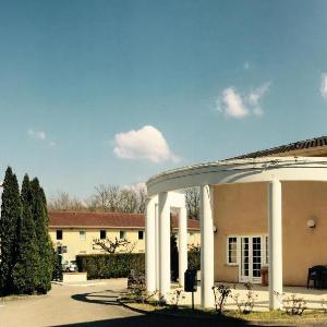 Cahors Hotels Deals At The 1 Hotel In France Kyriad Cahors