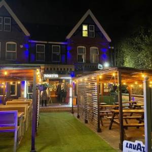 Bennetts Hotel