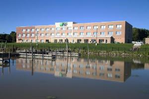 Holiday Inn Express & Suites Port Huron, an IHG Hotel, Port Huron