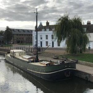 Hotels near Ely Cathedral - Hotel Barge Waternimf