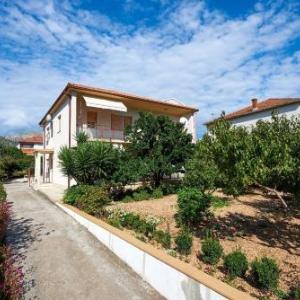 Apartment and Rooms Ivo