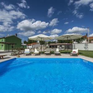 Comfortable Villa Deal with Private Pool and Fenced Garden