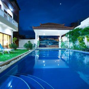 Avoca Pool Villas