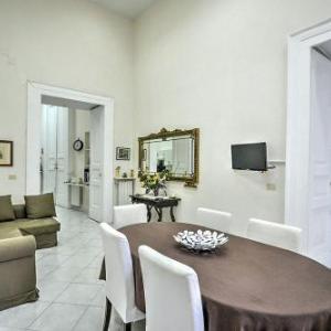 Naples Apartment Sleeps 6 WiFi