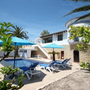 Golondrina - panoramic hillside holiday house in Moraira