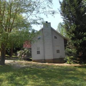 Cardinal Nest Cabin with Kitchen & Large Screened-in Patio