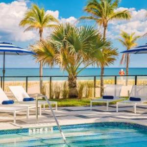 Hotels near Quiet Waters Park - Plunge Beach Hotel