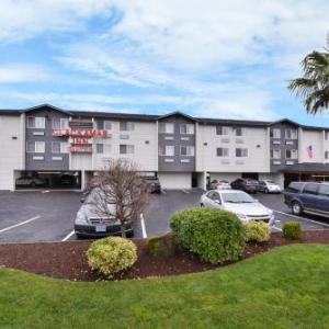 Clackamas Inn and Suites