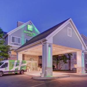 Baird Center Milwaukee Hotels - Holiday Inn Milwaukee Airport an IHG Hotel