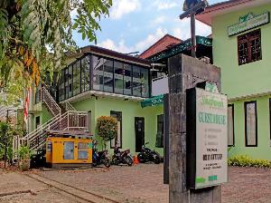 OYO 90357 Shafwah Guesthouse Syariah, Banjarmasin
