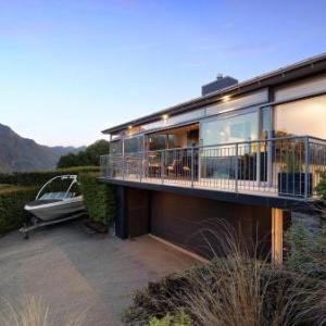 Remarkable Escape Breathtaking Views with Hot Tub