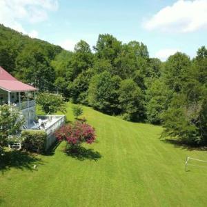 Oasis Cabin at Blairsville