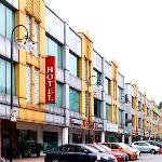 OYO 208 Sens Hotel