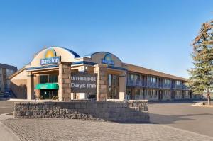 Days Inn by Wyndham Lethbridge, Lethbridge