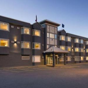 Hotels Near Mcmahon Stadium Calgary Ab Concerthotels Travelodge Calgary University