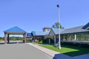 Days Inn & Suites by Wyndham Moncton, Moncton