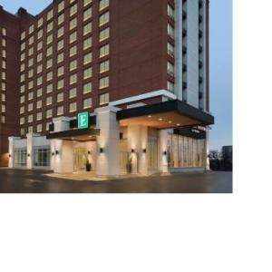 Woodbine Mall Hotels - Embassy Suites By Hilton Toronto Airport