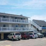 Atlantic Breeze Motel & Apartments