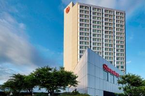 Sheraton Vancouver Guildford Hotel, Surrey
