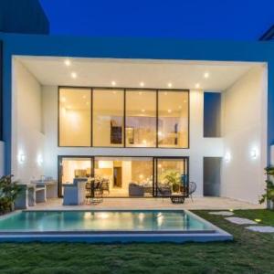 Stunning 4BR Villa with Private Pool La Veleta Retreat