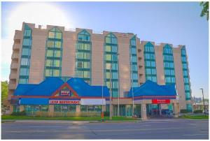 Ramada by Wyndham Niagara Falls/Fallsview, Niagara Falls