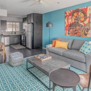 Sleek 1BR near Fashion Square by WanderJaunt