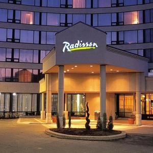 Hotels near Armenian Youth Centre - Radisson Hotel Toronto East