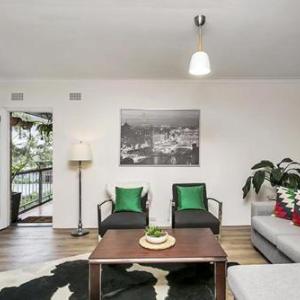 Leafy Apartment in Lane Cove - JANET