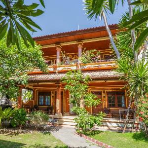 OYO 1741 Komala Indah Cottages