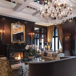 The Red Room Vancouver Hotels - Wedgewood Hotel & Spa - Relais & Chateaux