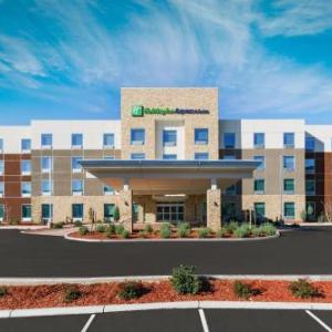 Holiday Inn Express And Suites Oakhurst-Yosemite Park Area