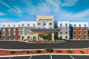 Holiday Inn Express & Suites Oakhurst-Yosemite Park Area, an IHG Hotel, Oakhurst