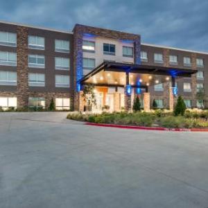 North Texas Performing Arts Hotels - Holiday Inn Express & Suites Dallas North - Addison