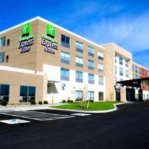 Holiday Inn Express & Suites OSWEGO