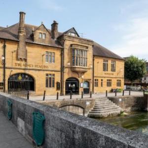 Hotels near Salisbury City Hall - The Kings Head Inn Wetherspoon