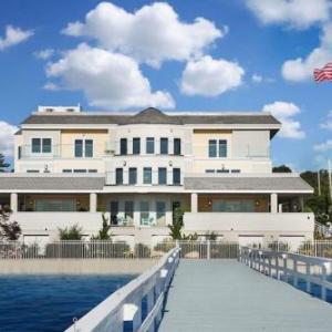 Hotels near Jeanne Rimsky Theater - Knickerbocker Yacht Hotel