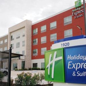 Holiday Inn Express & Suites Houston IAH-Beltway 8