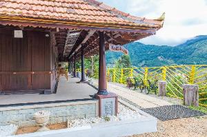 Castillo De Woods, Devikolam