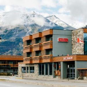 Hotels near Jasper Royal Canadian Legion - The Crimson Jasper