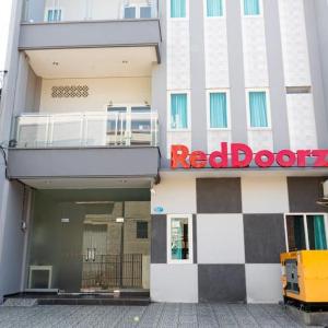 RedDoorz near Gajah Mada Street Semarang