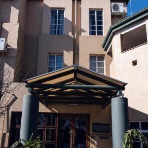 Airport Inn And Suites