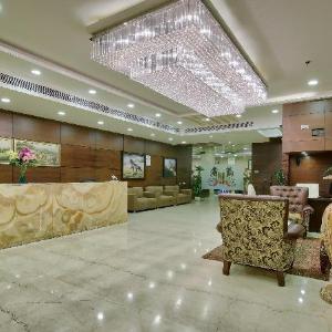 POLO Inn & Suites