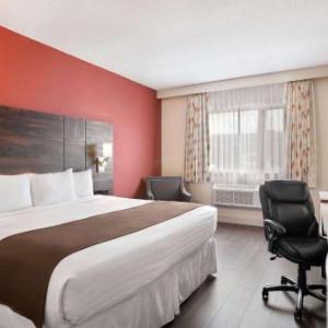 Hotels near Esplanade Arts and Heritage Centre - Baymont by Wyndham Medicine Hat