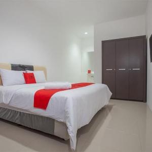 RedDoorz @ Kertajaya Surabaya