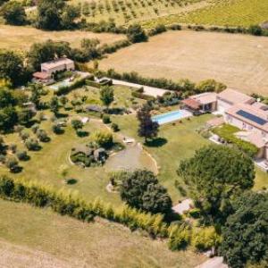 Saint-Saturnin-les-Apt Villa Sleeps 14 Pool Air Con