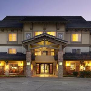 Hotels near Kent-Meridian Performing Arts Center - Larkspur Landing Renton - An All-Suite Hotel