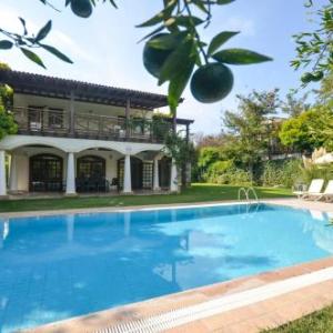 Bitez Villa Sleeps 8 Pool Air Con WiFi